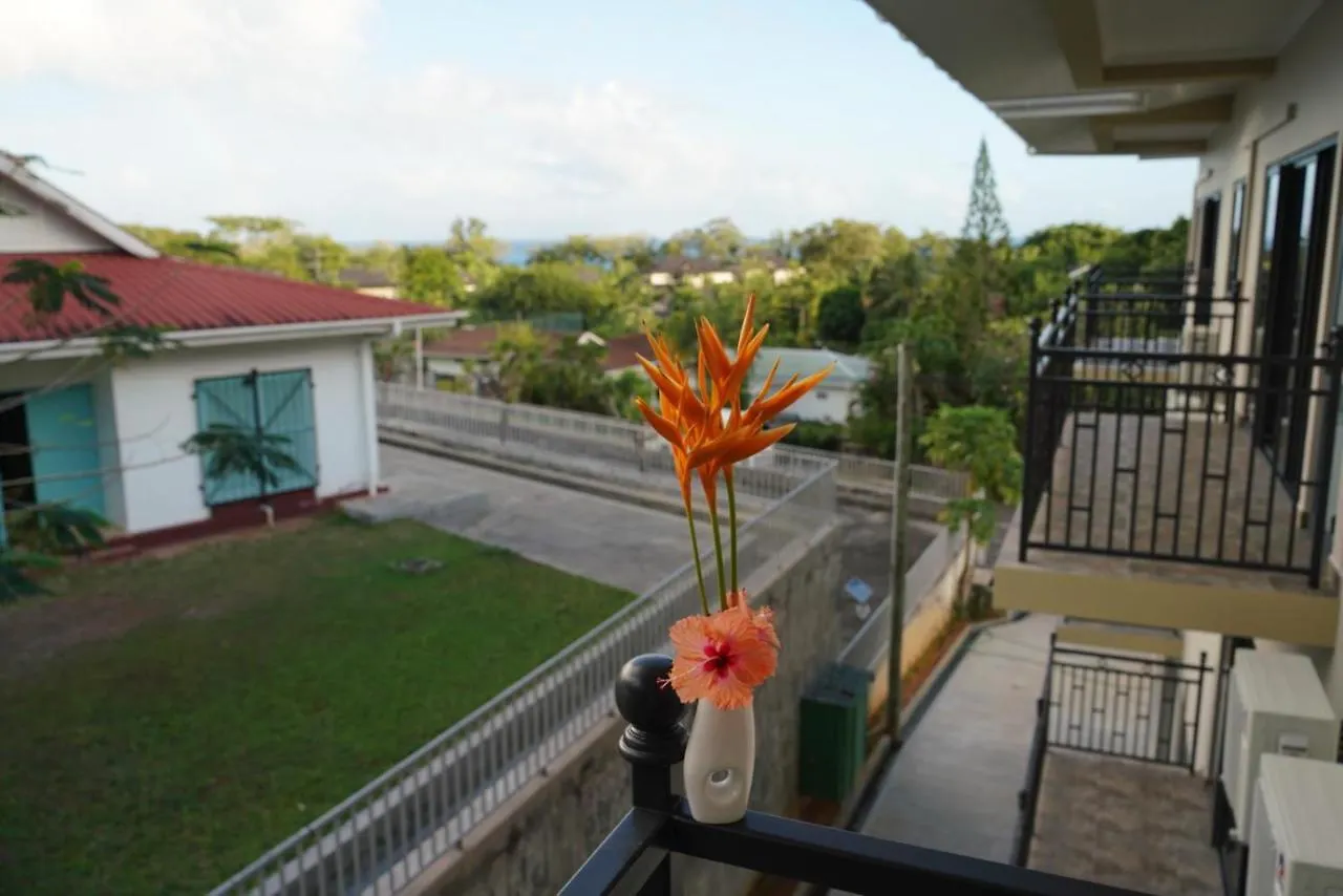 B Holiday Apartments Beau Vallon