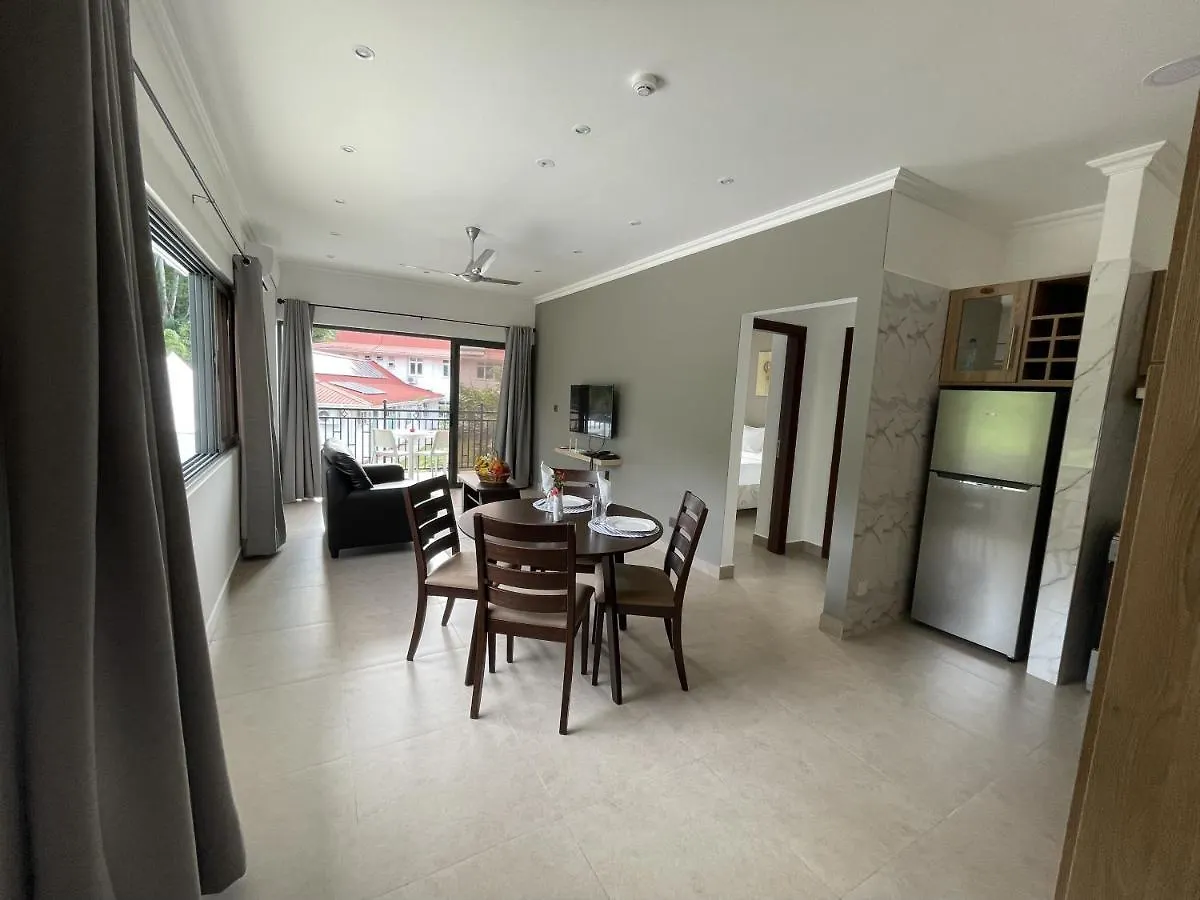 B Holiday Apartments Beau Vallon