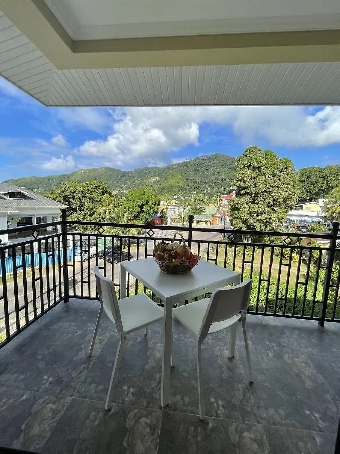 B Holiday Apartments Beau Vallon